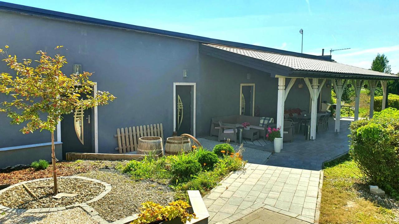 Segment Rodzinny Stara Szkola Weremowice Exterior foto